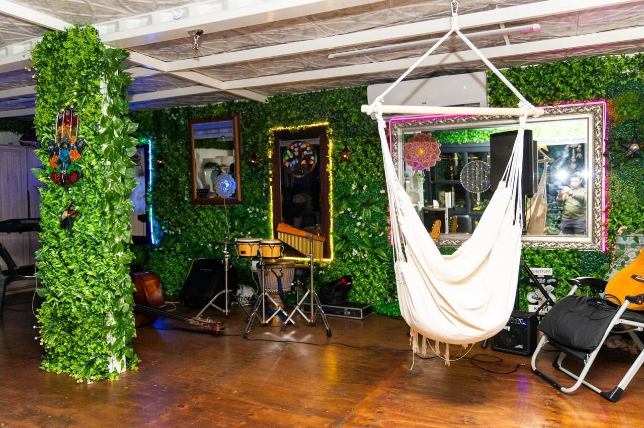 The HappiSpace launch evening with live musicians, candles and a cappuccino bar, Fairmount